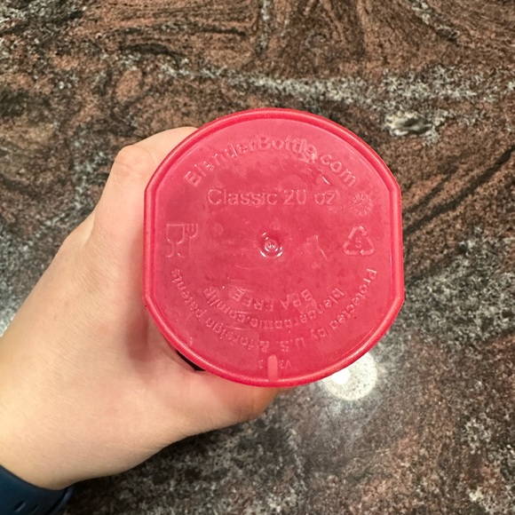 Blender Bottle Classic- 20oz capacity - Picture 6 of 6